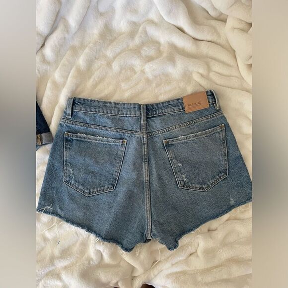 Bundle of 5 shorts 3 tops Women’s - Picture 9 of 16